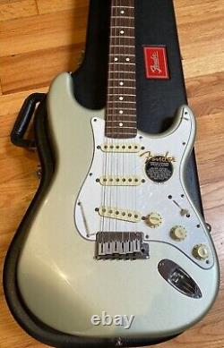 Fender American Standard Stratocaster 1999 Neuf avec étui MINT