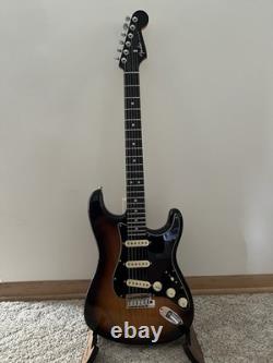 Fender American Ultra Luxe Stratocaster Touche en Palissandre 2-Color Sunburst