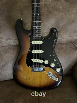 Fender American Ultra Luxe Stratocaster Touche en Palissandre 2-Color Sunburst