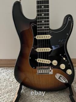 Fender American Ultra Luxe Stratocaster Touche en Palissandre 2-Color Sunburst