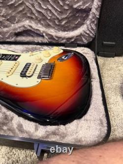 Fender American Ultra Stratocaster HSS 6 cordes avec touche en érable électrique