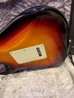 Fender American Ultra Stratocaster HSS 6 cordes avec touche en érable électrique