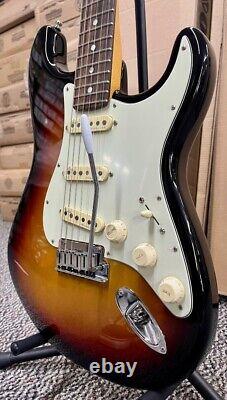Fender American Ultra Stratocaster, Rosewood Fretboard, Finition Ultraburst Demo