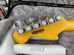 Fender American Ultra Stratocaster Sunburst non jouée ÉTAT NEUF boîte ouverte Étui rigide