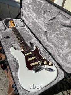 Fender American Ultra USA Stratocaster - Palissandre, Blanc Perle Arctique avec Étui Rigide d'Origine