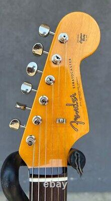 Fender American Vintage II 1961 Stratocaster Guitare avec étui, Blanc Olympique