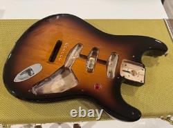 Fender Classic 50s Stratocaster 2017 2 Tons Sunburst Corps en Aulne 3 lbs 11 oz