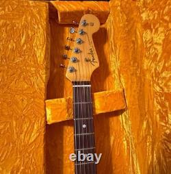 Fender Coma Stratocaster HSS NWT avec étui et tous les accessoires, état neuf impeccable