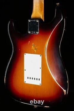 Fender Custom Shop 1963 Stratocaster Relic 3-Tone Sunburst<br/><br/>
Atelier Fender Custom Shop 1963 Stratocaster Relic 3-Tone Sunburst