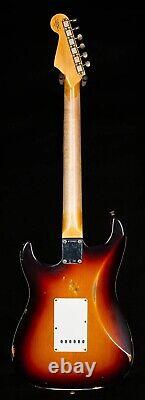 Fender Custom Shop 1963 Stratocaster Relic 3-Tone Sunburst
<br/>
  	
  <br/>
 Atelier Fender Custom Shop 1963 Stratocaster Relic 3-Tone Sunburst