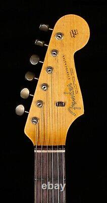 Fender Custom Shop 1963 Stratocaster Relic 3-Tone Sunburst	<br/>	  	<br/>	Atelier Fender Custom Shop 1963 Stratocaster Relic 3-Tone Sunburst