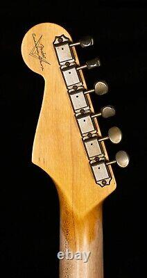 Fender Custom Shop 1963 Stratocaster Relic 3-Tone Sunburst  	

<br/>   <br/> 
 Atelier Fender Custom Shop 1963 Stratocaster Relic 3-Tone Sunburst