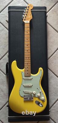 Fender Custom Shop Deluxe Stratocaster 2011 Jaune Graffiti OHSC Réglage neuf