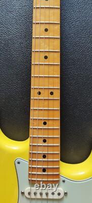 Fender Custom Shop Deluxe Stratocaster 2011 Jaune Graffiti OHSC Réglage neuf
