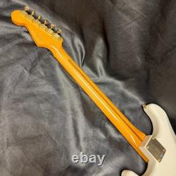 Fender Éd. limitée Vintera III Stratocaster fin des années 50 blanc blond avec housse deluxe
