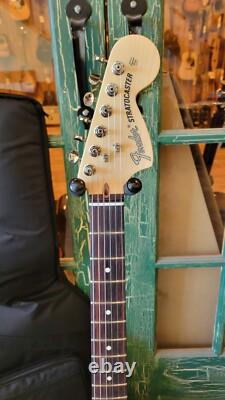 Fender Édition Limitée American Performer Stratocaster Épicéa Honey Burst avec Sac