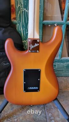 Fender Édition Limitée American Performer Stratocaster Épicéa Honey Burst avec Sac