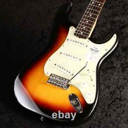 Fender / Fabriquée au Japon Traditionnelle 60s Stratocaster 3-Color Sunburst