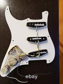 Fender Japon Stratocaster Pickguard Pré-câblé 50's RI 8 Trous