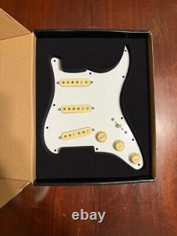 Fender Jimi Hendrix Stratocaster Pickguard Chargé