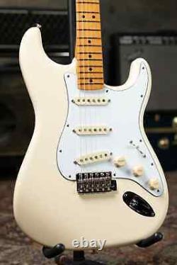 Fender Jimi Hendrix Stratocaster avec touche en érable blanche olympique et housse de transport