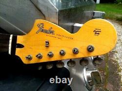Fender LIC Strat Cou Nitro Inverso Headstock Stratocaster Relic M. G Âgé De 67 Ans