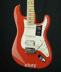Fender Limited Edition Player Stratocaster HSS, Fiesta Red with Matching Headstock
	 
<br/>  <br/>  Fender Édition Limitée Player Stratocaster HSS, Fiesta Red avec Tête assortie