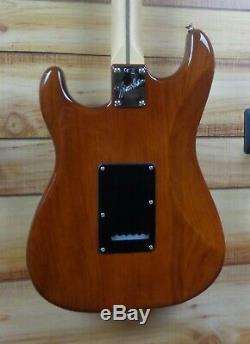 Fender Limitée Américaine Performer Stratocaster Maple Fingerboard Noyer Withgig