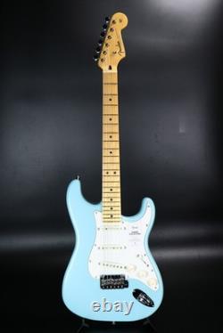 Fender MIJ Junior Collection Stratocaster érable satin bleu daphné N° de série JD24019670