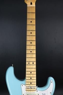 Fender MIJ Junior Collection Stratocaster érable satin bleu daphné N° de série JD24019670