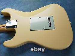 Fender Made In Japan Junior Collection Stratocaster Satin Vintage Blanc 2022 Nouveau