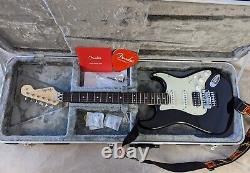 Fender Made In Japan Limited Stratocaster Avec Étui Floyd Rose Black Avec Coque Dure