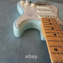 Fender Made in Japan Junior Collection Stratocaster érable Satin Daphne Blue