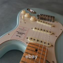 Fender Made in Japan Junior Collection Stratocaster érable Satin Daphne Blue