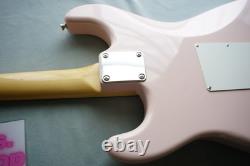 Fender Made in Japan Traditionnelle Stratocaster des années 60 Shell Pink modèle 2025 Neuf