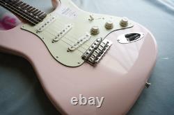 Fender Made in Japan Traditionnelle Stratocaster des années 60 Shell Pink modèle 2025 Neuf