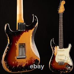 Fender Mike McCready Stratocaster 3-Color Sunburst 738	

<br/>   <br/>Fender Mike McCready Stratocaster 3-Color Sunburst 738