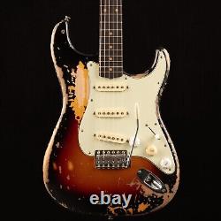 Fender Mike McCready Stratocaster 3-Color Sunburst 738<br/>
 	<br/>	 	Fender Mike McCready Stratocaster 3-Color Sunburst 738