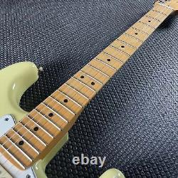 Fender Player II Stratocaster, Erable - Jaune Hialeah (7 livres 12 onces)