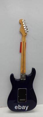 Fender Player II Stratocaster HSS Plus Top Touche en Érable LE Guitare Bleu Burst