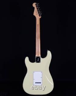 Fender Player II Stratocaster HSS, touche en érable, jaune Hialeah