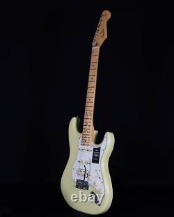 Fender Player II Stratocaster HSS, touche en érable, jaune Hialeah