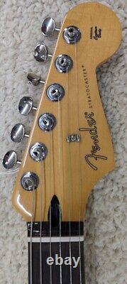 Fender Player II Stratocaster HSS, touche en palissandre, White Blonde MIM