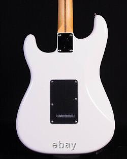 Fender Player II Stratocaster HSS, touche en palissandre, blanc polaire