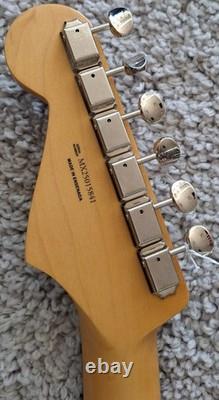 Fender Player II Stratocaster, Touche en Palissandre, Sunburst 3 Couleurs MIM