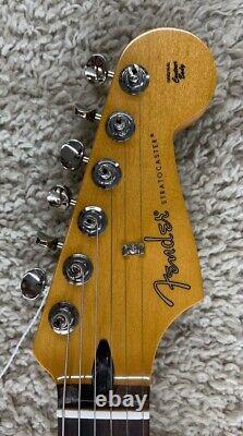 Fender Player II Stratocaster, Touche en palissandre, Finition blanche polaire MIM