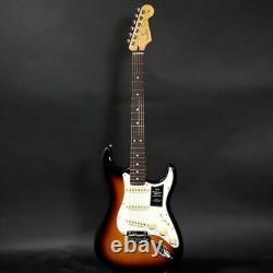 Fender Player II Stratocaster avec touche en palissandre et finition 3-Color Sunburst