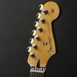 Fender Player II Stratocaster avec touche en palissandre et finition 3-Color Sunburst