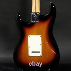 Fender Player II Stratocaster avec touche en palissandre et finition 3-Color Sunburst