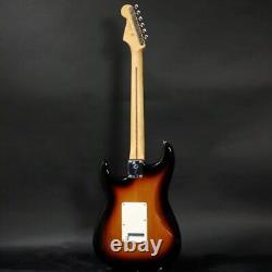 Fender Player II Stratocaster avec touche en palissandre et finition 3-Color Sunburst